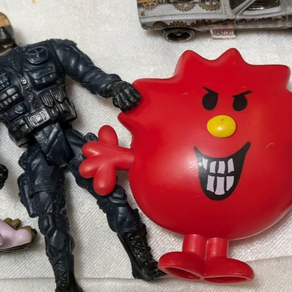 6 toy figures - Picture 5 of 6